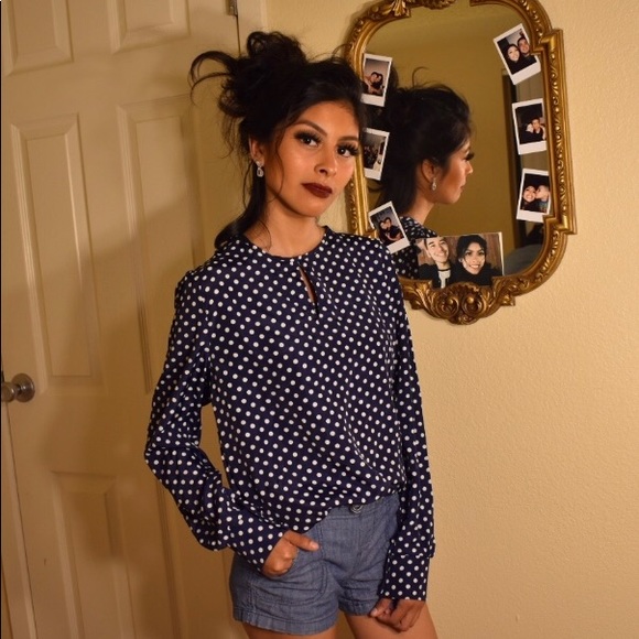 🌺NEW🌺Blue & white polka dots long sleeve blouse - Picture 3 of 8